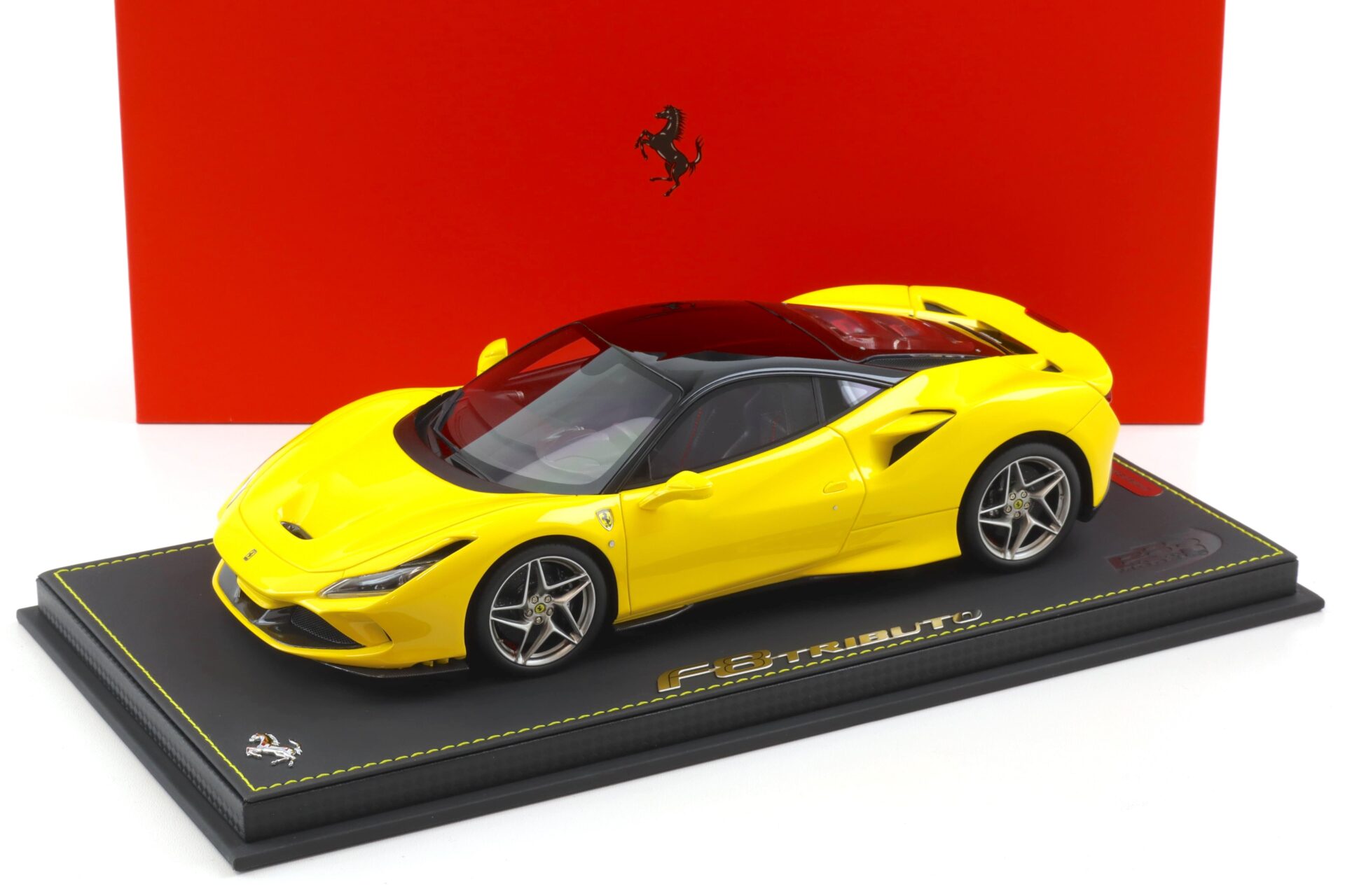 ID 103637 orig.jpg 1:18 BBR Ferrari F8 Tributo Giallo Modena/ black roof - Limited 24 pcs.
