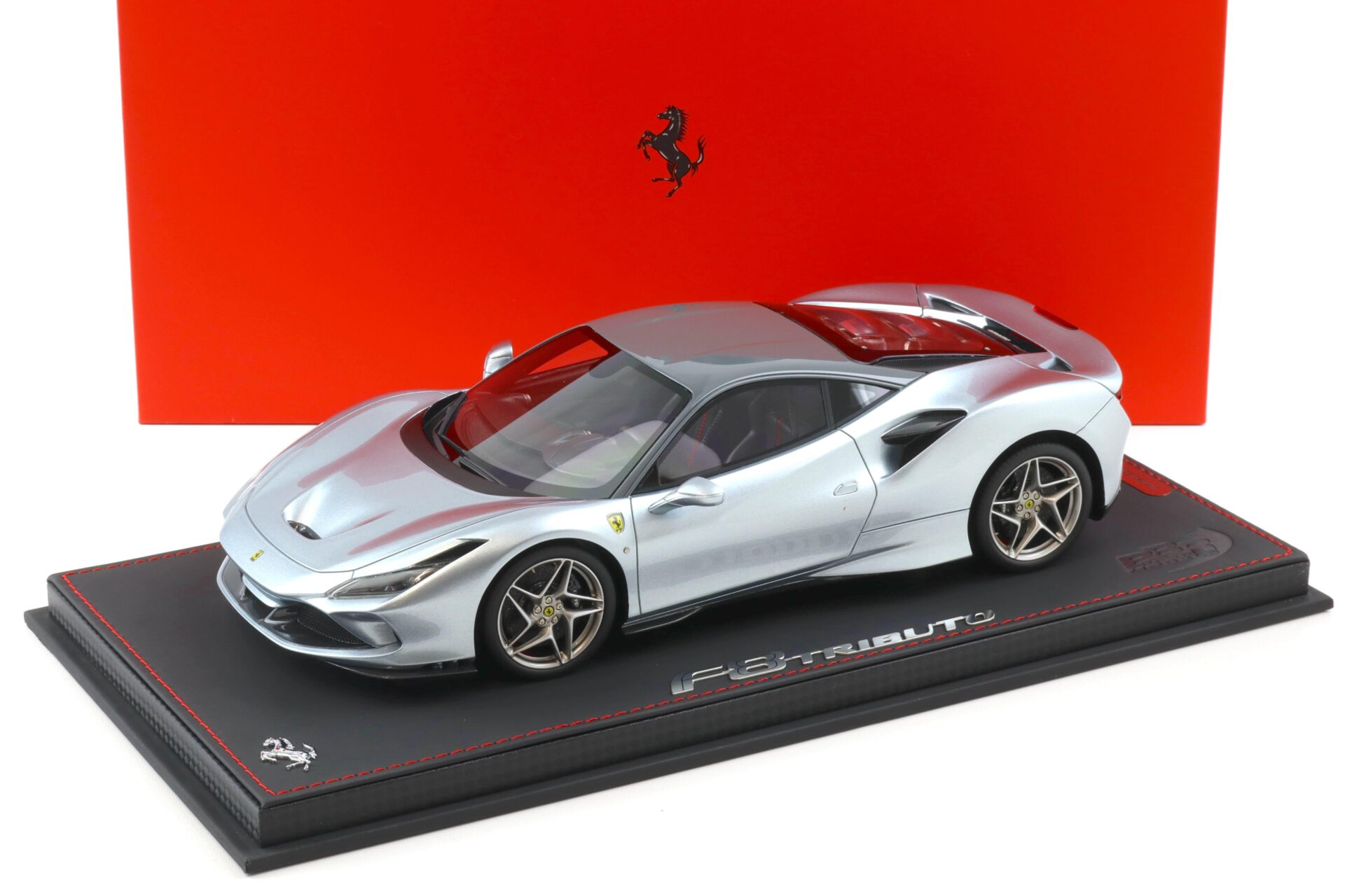 ID 103638 orig 1.jpg 1:18 BBR Ferrari F8 Tributo Grigio Titanio/ grey roof - Limited 24 pcs.