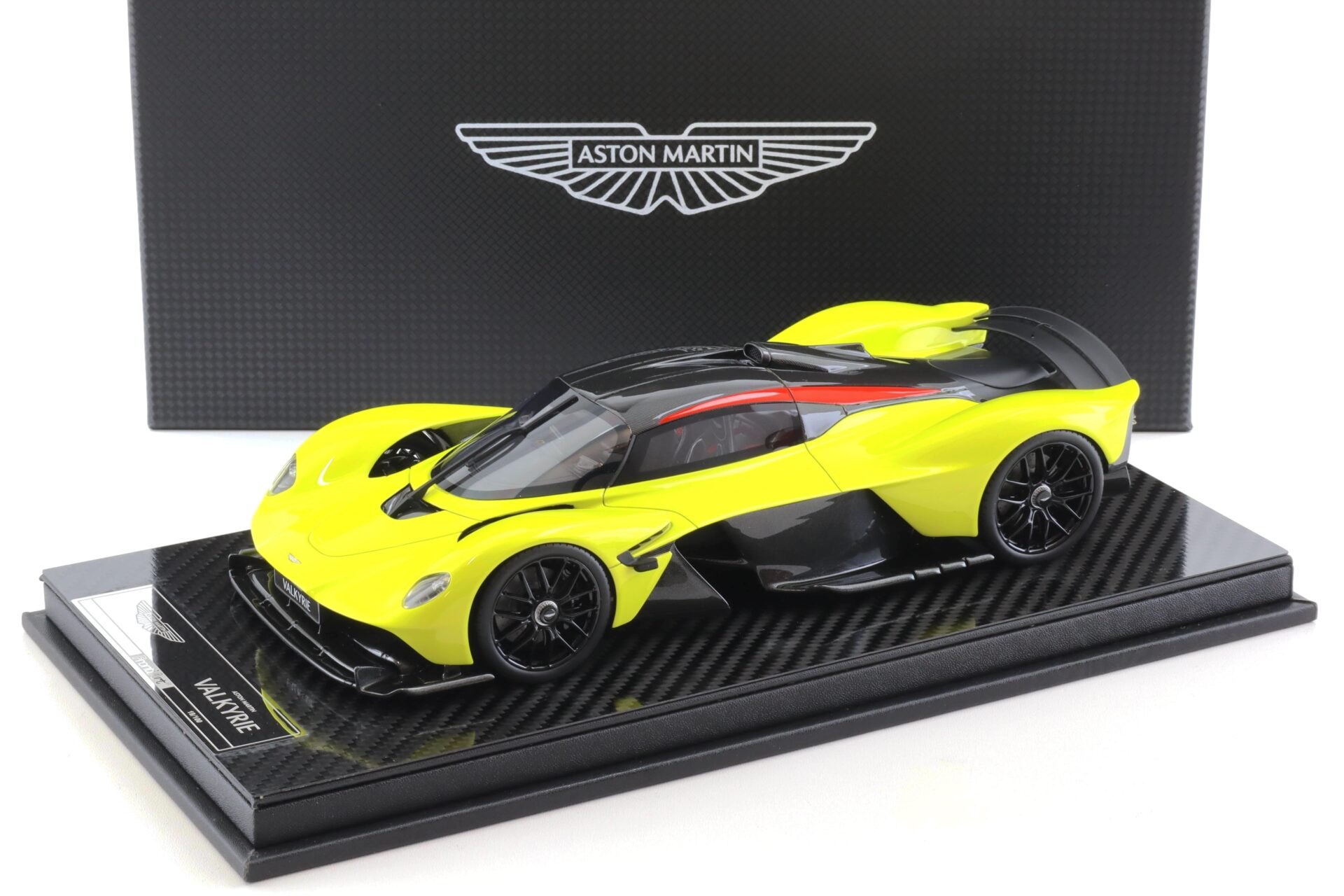 ID 103664 orig.jpg 1:18 FrontiArt Aston Martin Valkyrie Lime Essence F106-185 - Limited 100 pcs.