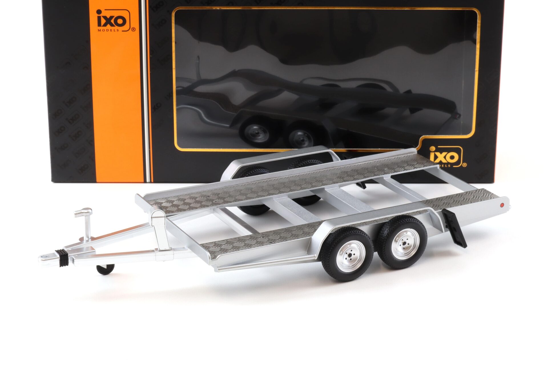1:18 IXO Zubehör Autoanhänger Anhänger Car Trailer silver