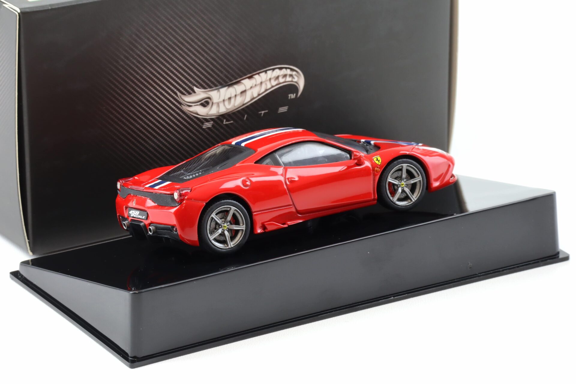 1:43 Hot Wheels Elite Ferrari 458 Speciale Coupe 2013 red with white/ blue stripe