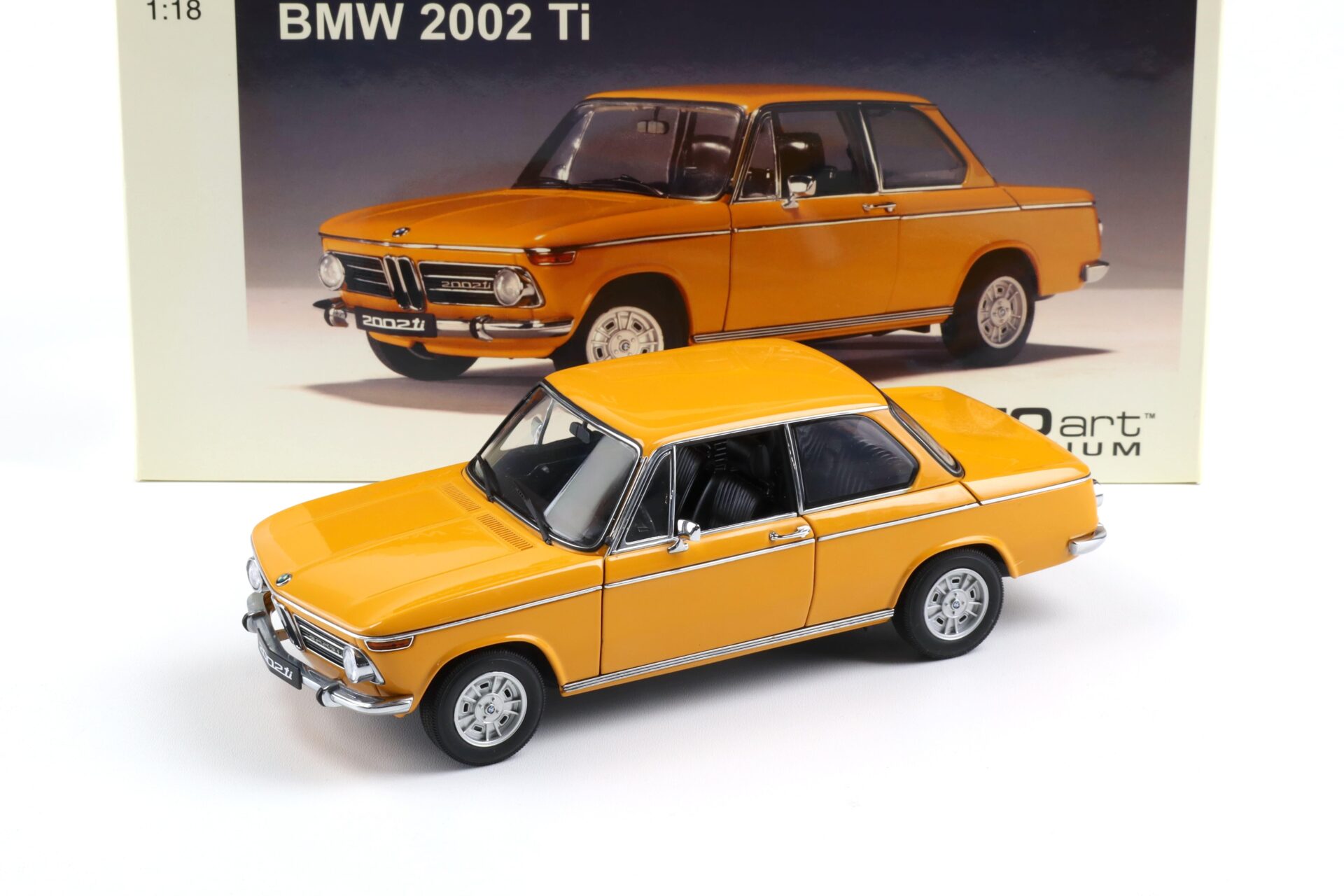 1:18 AUTOart BMW 2002 Ti orange 70506
