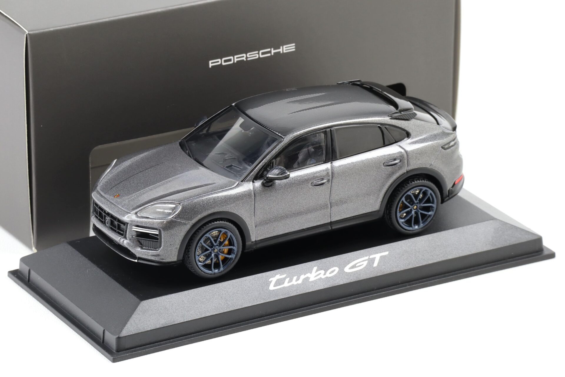 ID 104727 orig.jpg 1:43 Solido Porsche Cayenne Turbo GT Coupe (E3 II) Quartzite grey WAP DEALER