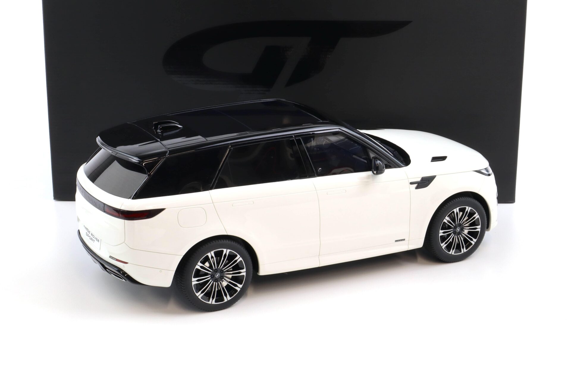 1:12 GT Spirit GT553 Land Rover Range Rover P510E Sport Fuji white 2023