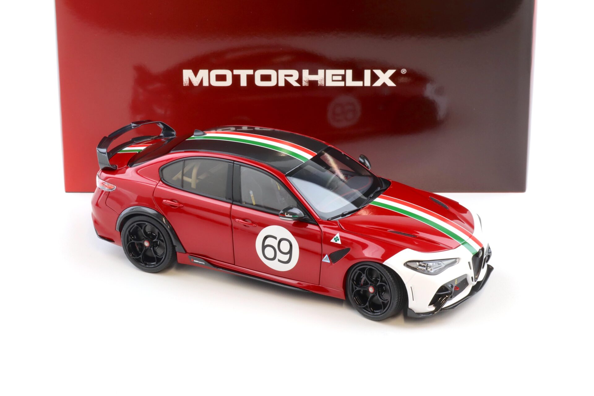 1:18 Motorhelix Alfa Romeo Giulia GTAm Rosso GTA red Italy Livery #69 M89010