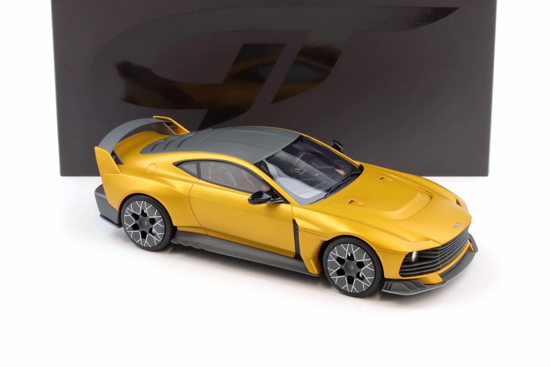 1:18 GT Spirit GT546 Aston Martin Valiant Coupe Auric gold metallic 2024