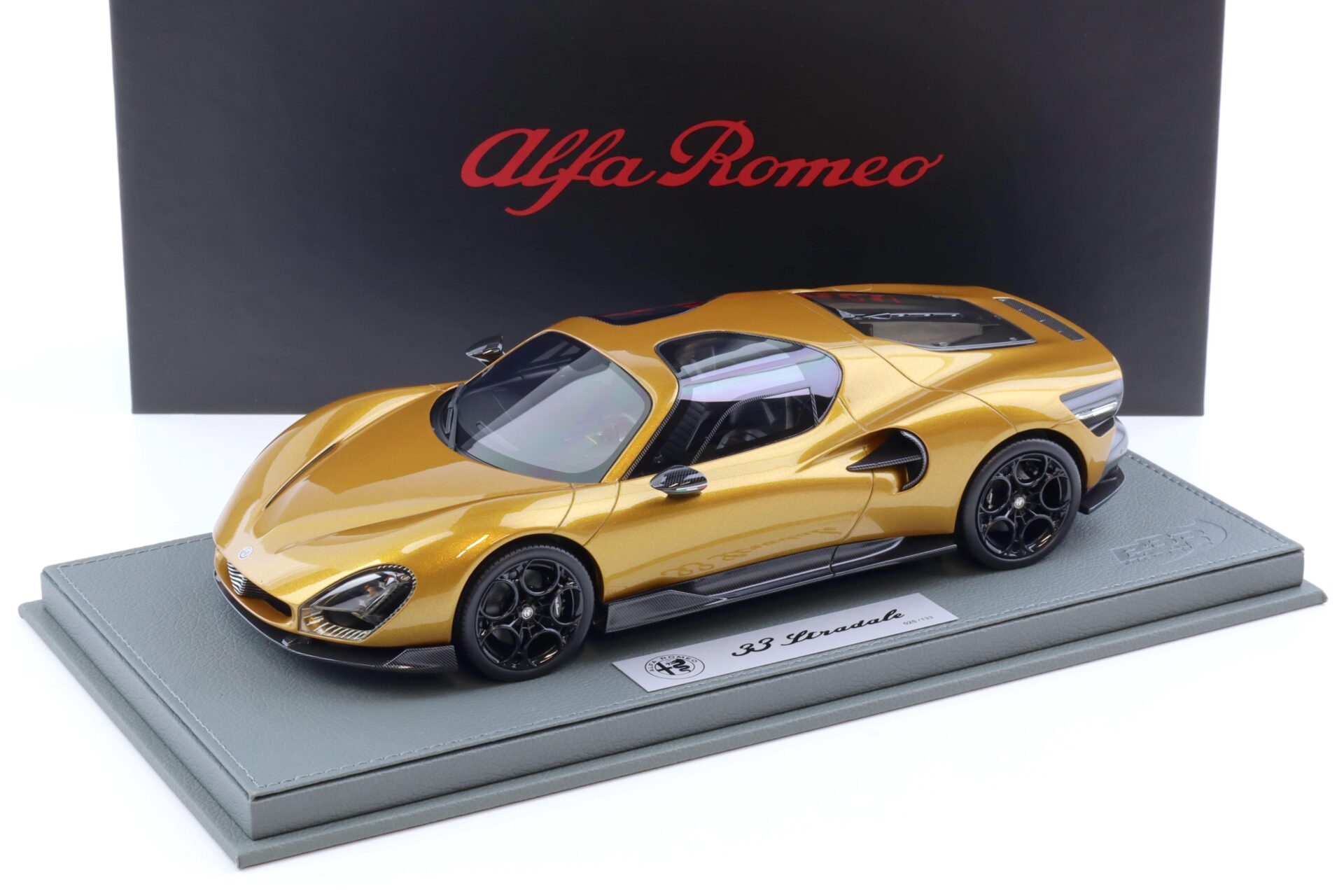 ID 106271 orig.jpg 1:18 BBR Alfa Romeo 33 Stradale Ocra gold metallic - Limited 133 pcs.
