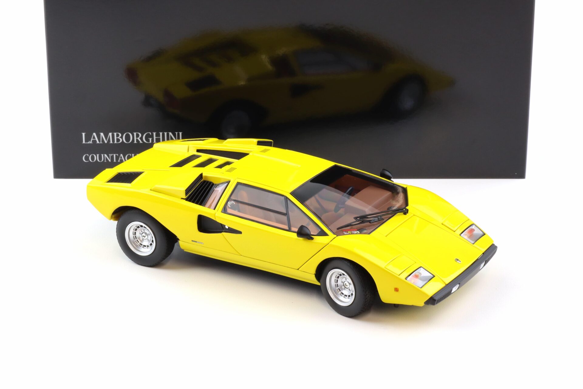 1:18 Kyosho Lamborghini Countach LP 400 Coupe yellow KS08321YT