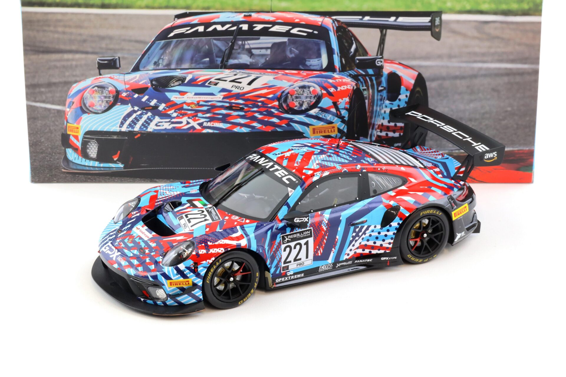 1:18 IXO Porsche 911 992 GT3 R #221 Test Days 24h SPA 2022 GPX Martini Racing