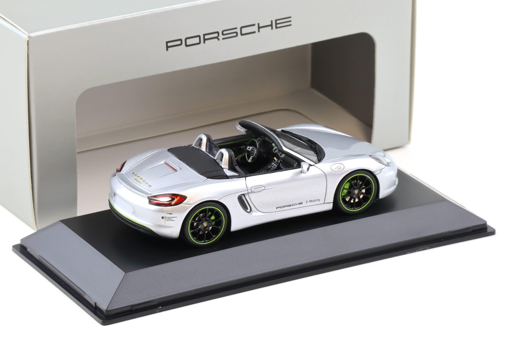 1:43 Spark Porsche Boxster E Spyder E981 Rhodium silver WAP DEALER