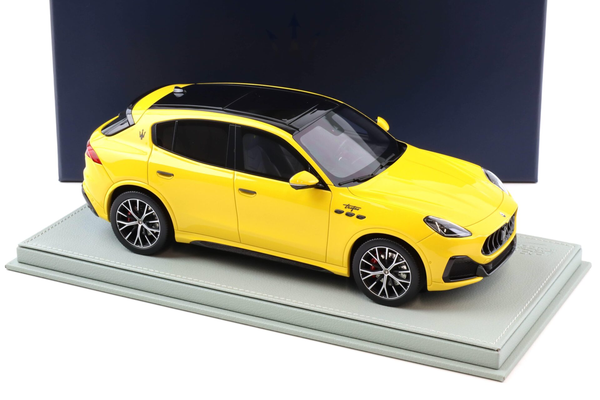 1:18 BBR Maserati Grecale Trofeo 2022 Giallo yellow DEALER VERSION