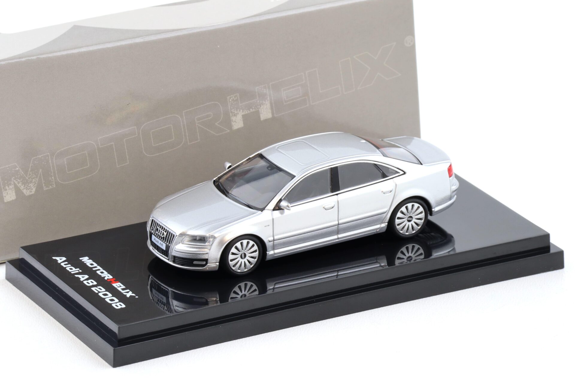 1:64 Motorhelix Audi A8 W12 Limousine D3 Ice silver metallic 2008