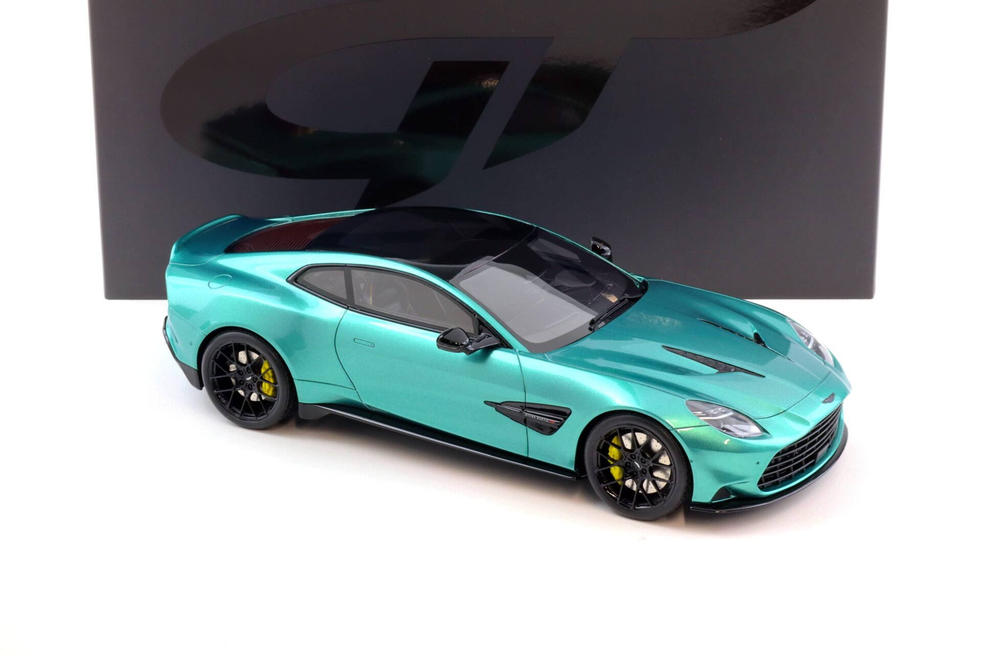 1:18 GT Spirit GT551 Aston Martin Vanquish Coupe 2024 Racing green metallic