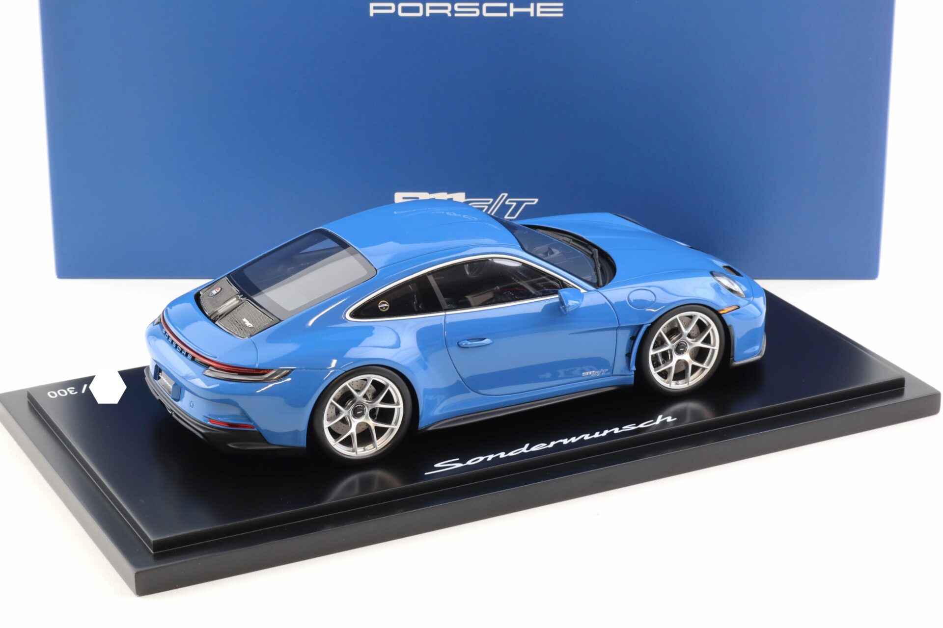 1:18 Spark Porsche 911 992 S/T Sonderwunsch Dani blue WAP DEALER