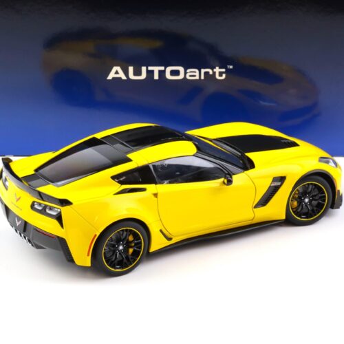 1:18 AUTOart Chevrolet Corvette C7 Z06 C7R Edition Corvette Racing yellow 71260