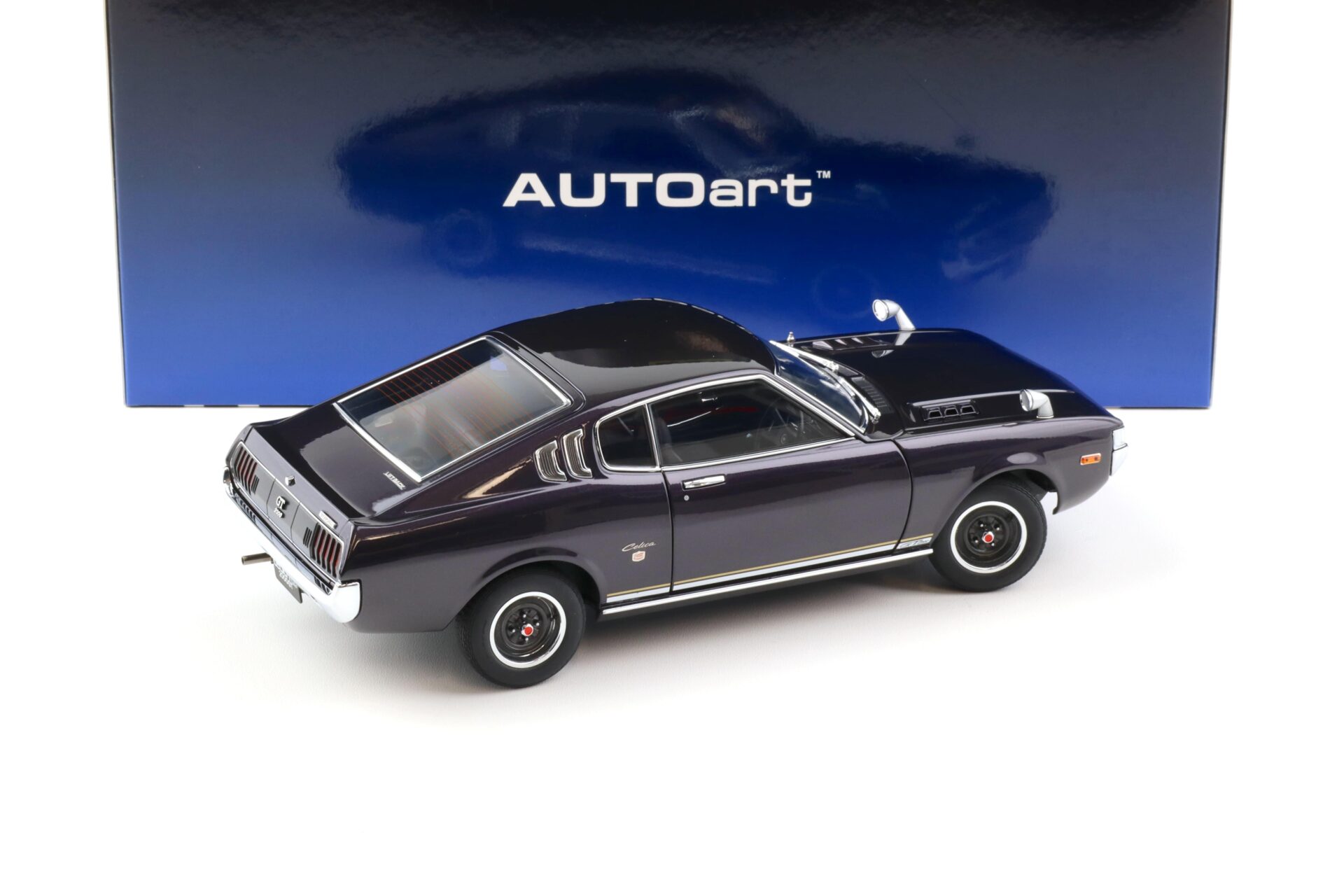 1:18 AUTOart Toyota Celica Liftback 2000 GT (RA25) 1973 dark purple metallic
