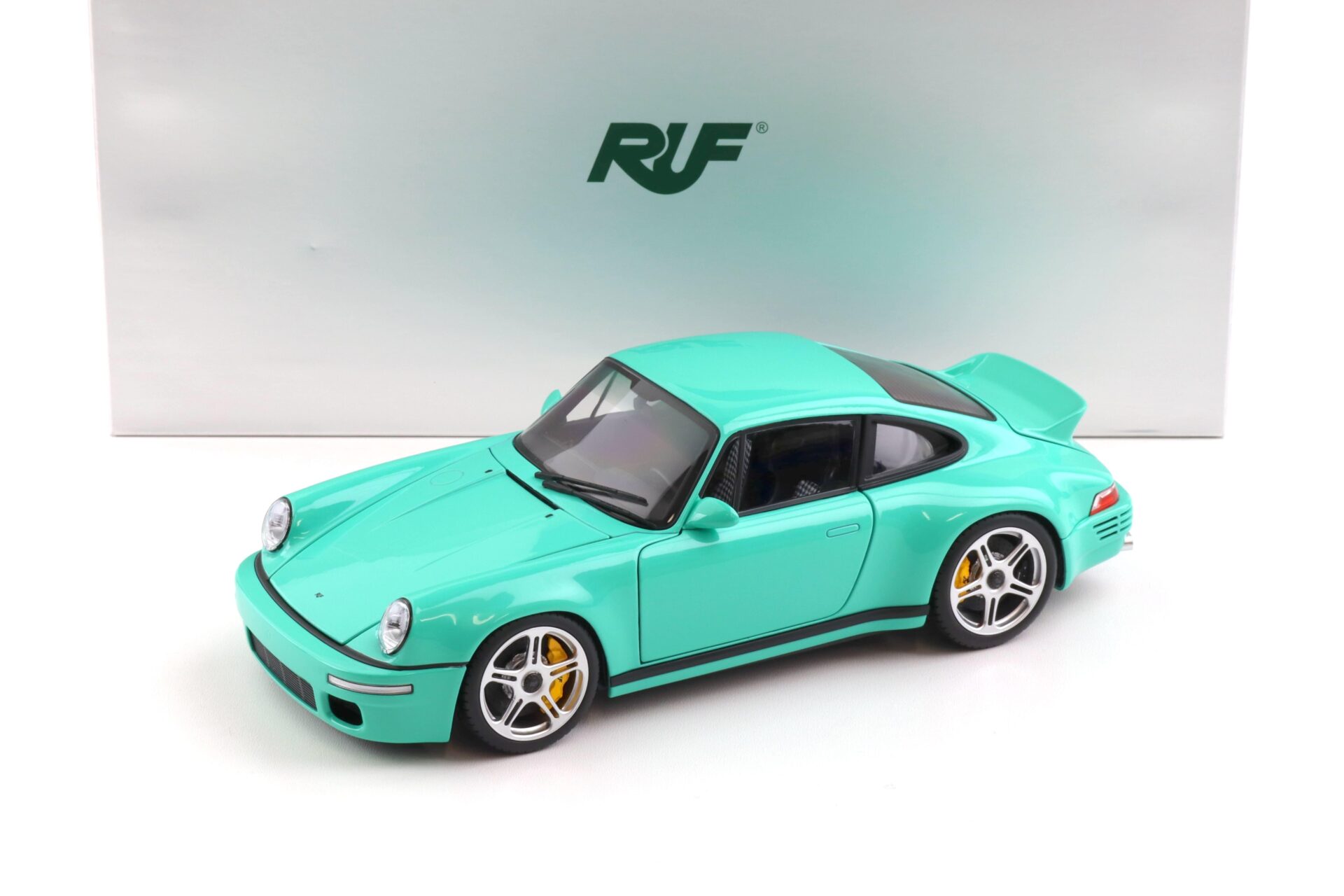 1:18 Almost Real Porsche 911 RUF SCR Coupe mint green 2018