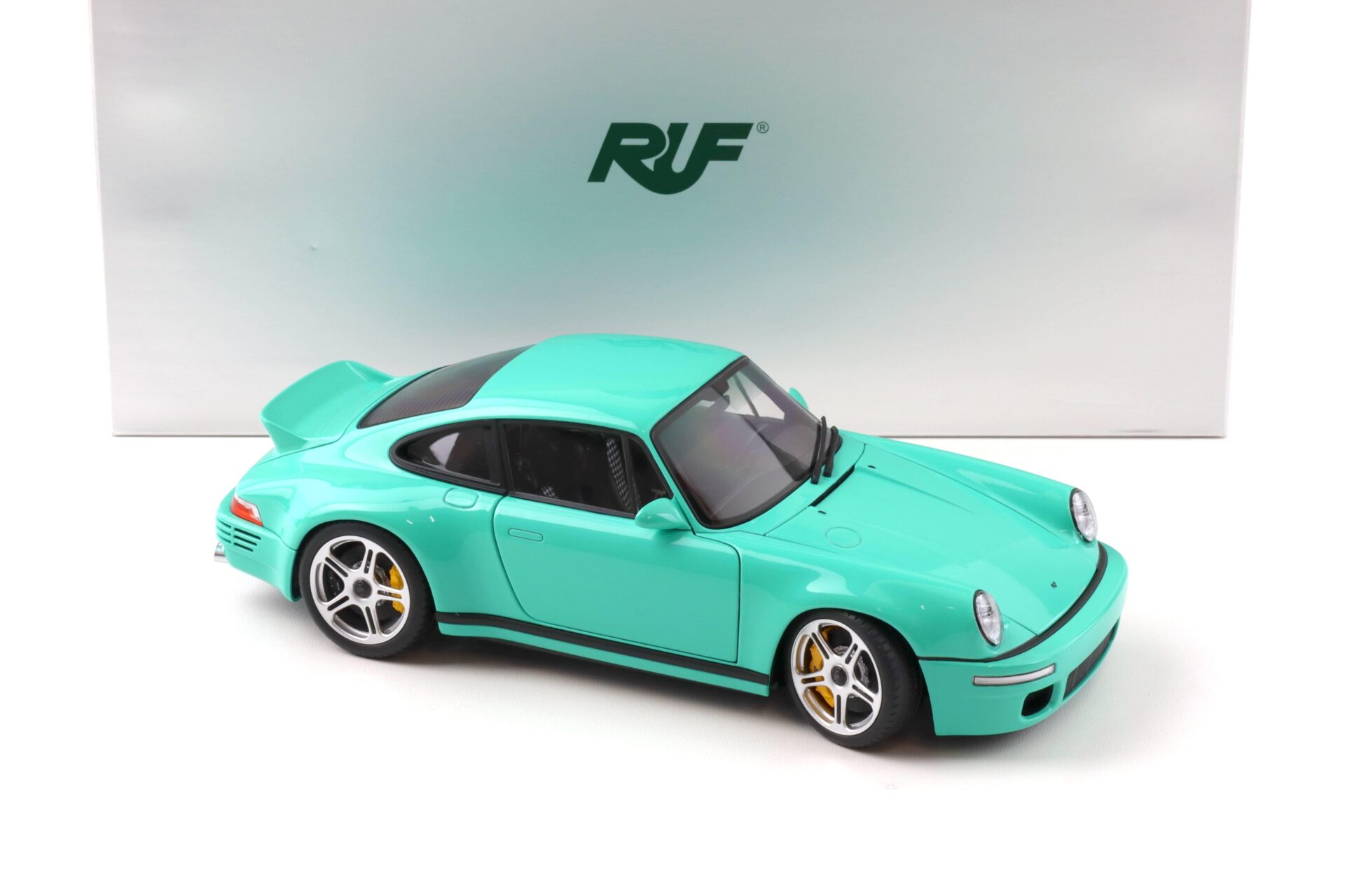 1:18 Almost Real Porsche 911 RUF SCR Coupe mint green 2018