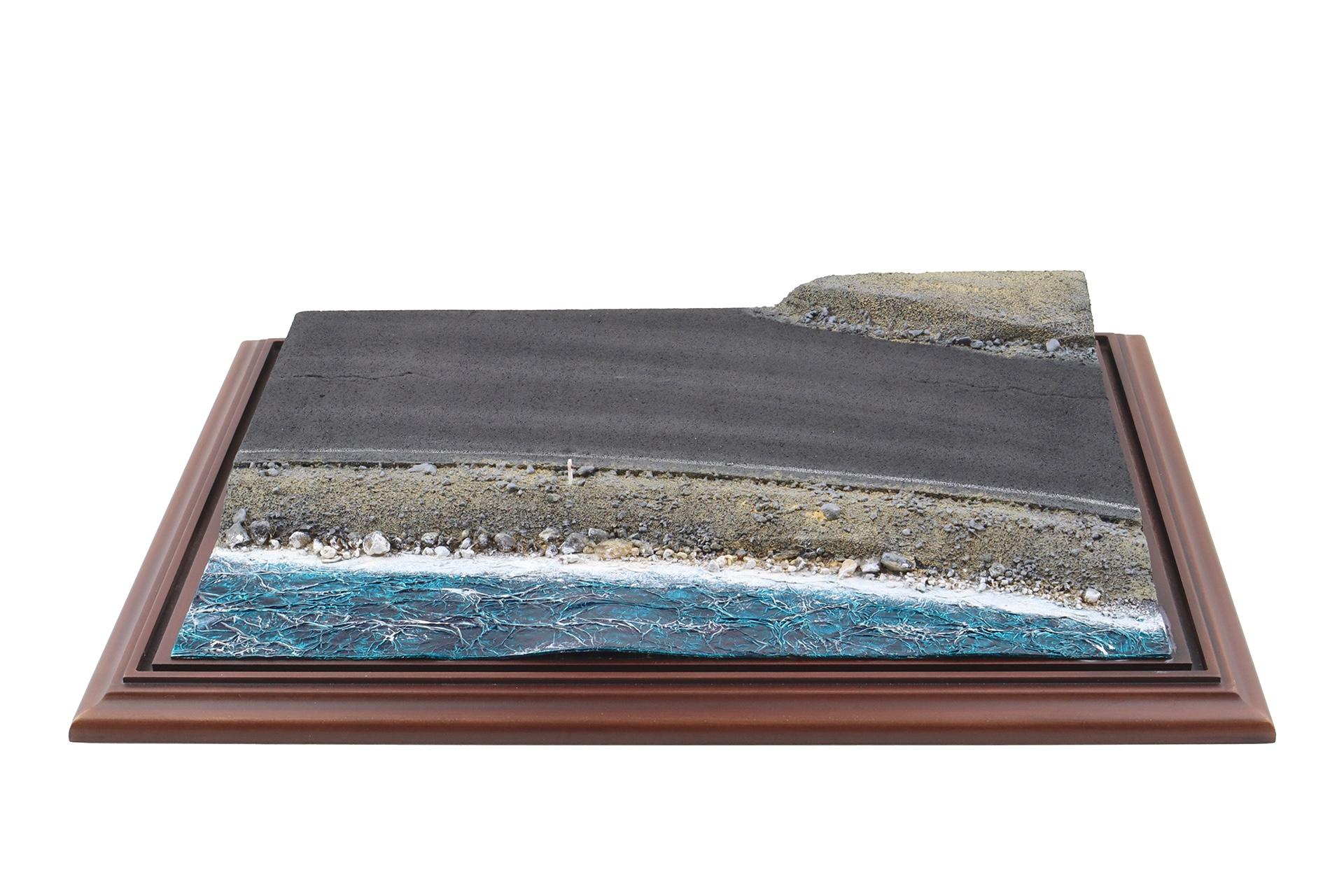 ID 108975 orig.jpg 1:18 Atlantic Diorama Ocean Drive with Show Case Display Case 30106
