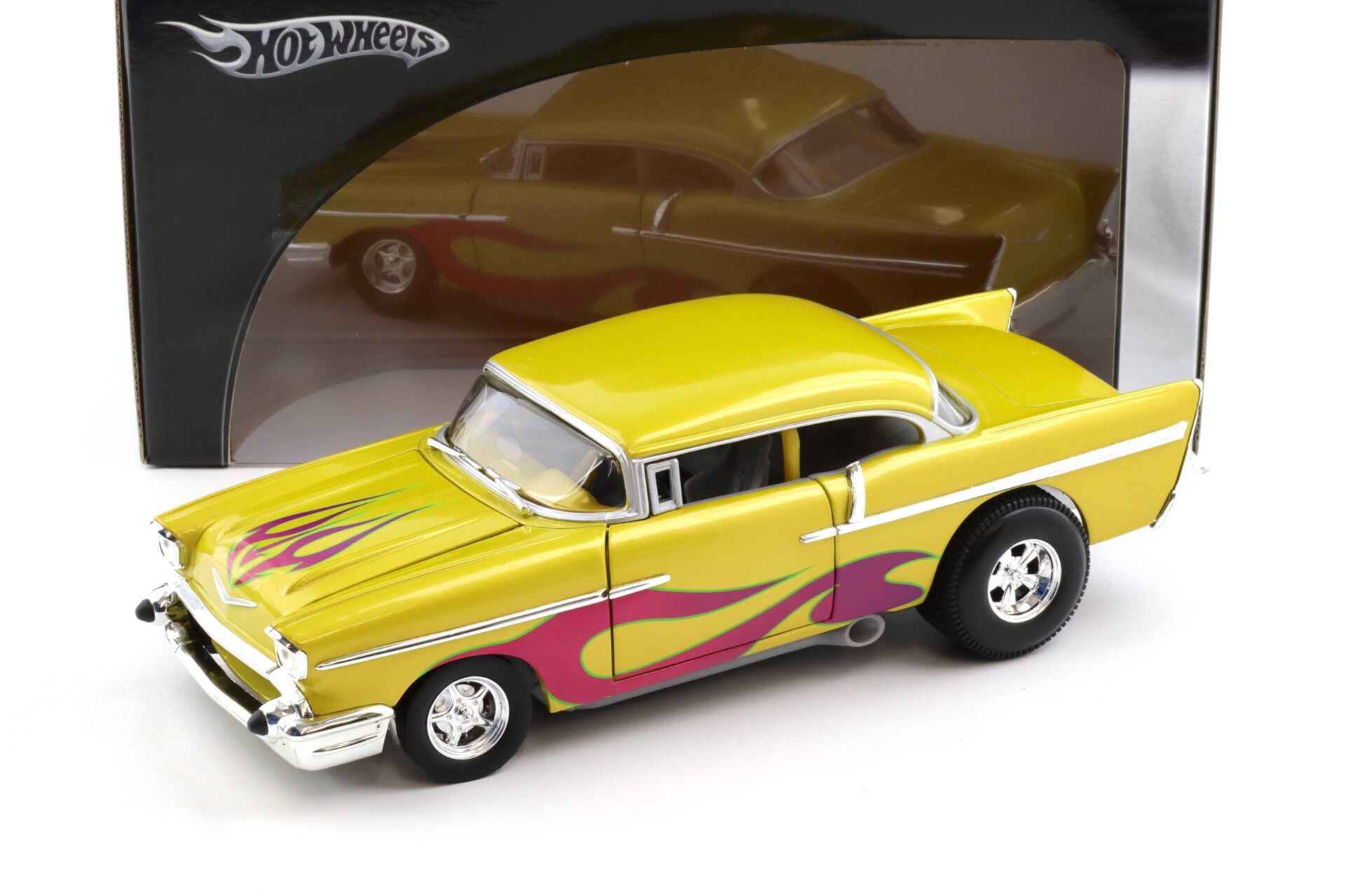 ID 109378 orig.jpg 1:18 Hot Wheels 1957 Chevrolet Chevy Bel Air Custom Hot Rod Dragster