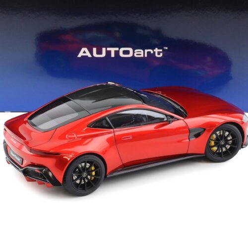 1:18 AUTOart Aston Martin Vantage 2019 Hyper red 70277