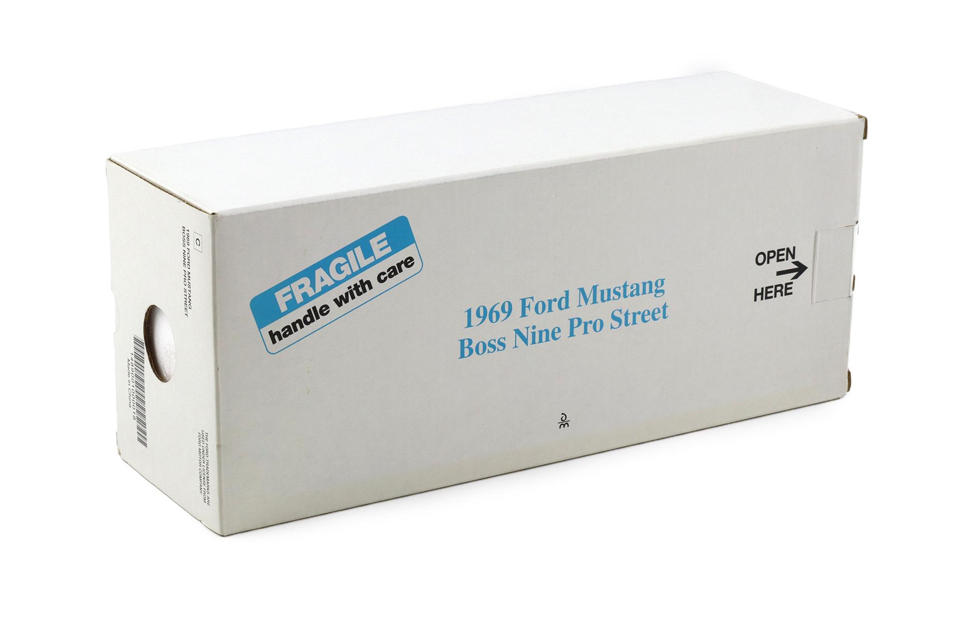 1:24 Danbury Mint 1969 Ford Mustang Boss Nine Pro Street Grabber blue with box