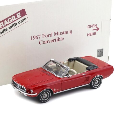 1:24 Danbury Mint 1967 Ford Mustang Convertible Candy Apple red with box