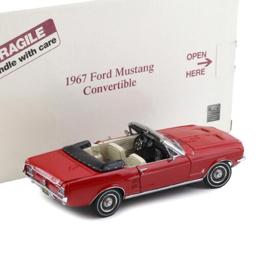 1:24 Danbury Mint 1967 Ford Mustang Convertible Candy Apple red with box