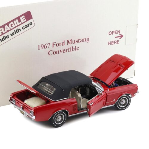 1:24 Danbury Mint 1967 Ford Mustang Convertible Candy Apple red with box