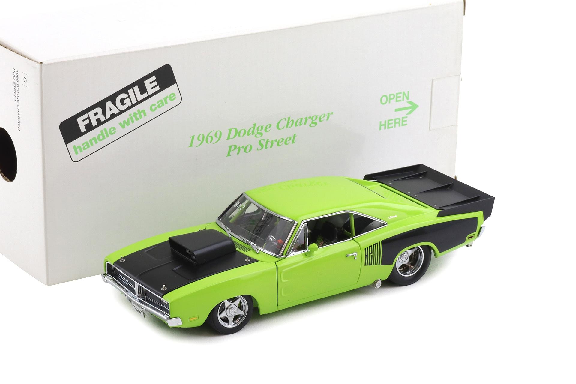 ID 110633 orig.jpg 1:24 Danbury Mint 1969 Dodge Charger Pro Street Sublime green with box