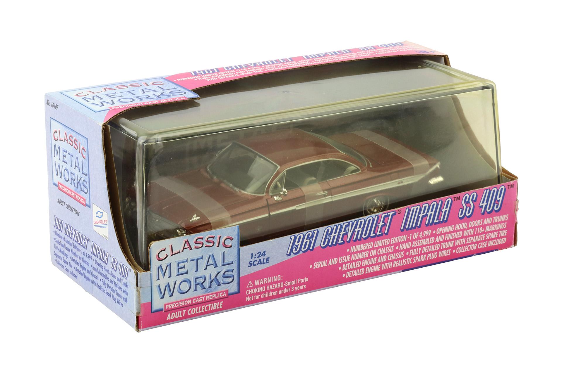 ID 110643 orig.jpg 1:24 Classic Metal Works 1961 Chevrolet Impala SS 409 red metallic with Showcase