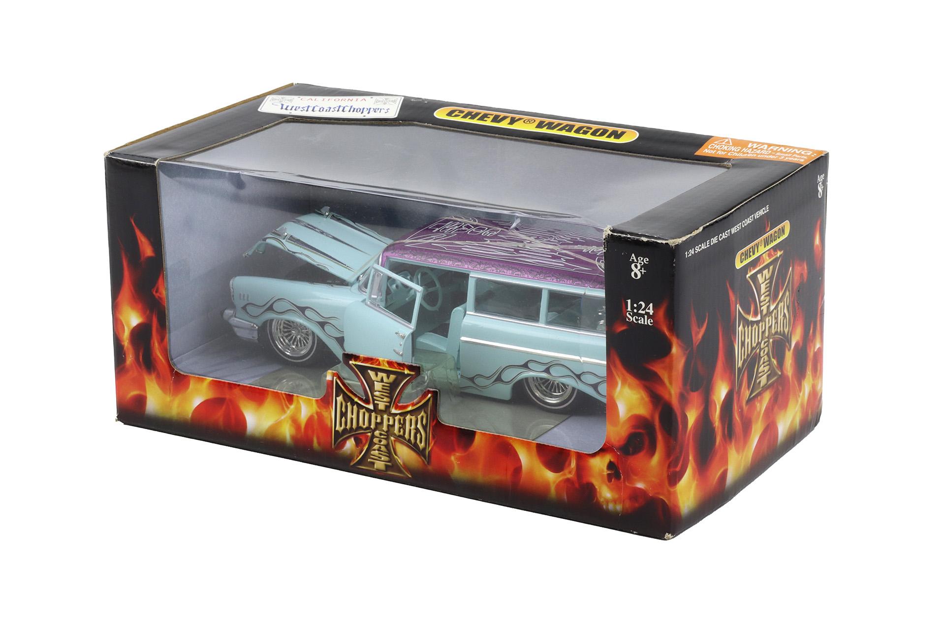 1:24 West Coast Choppers Chevrolet Chevy Wagon blue/ purple