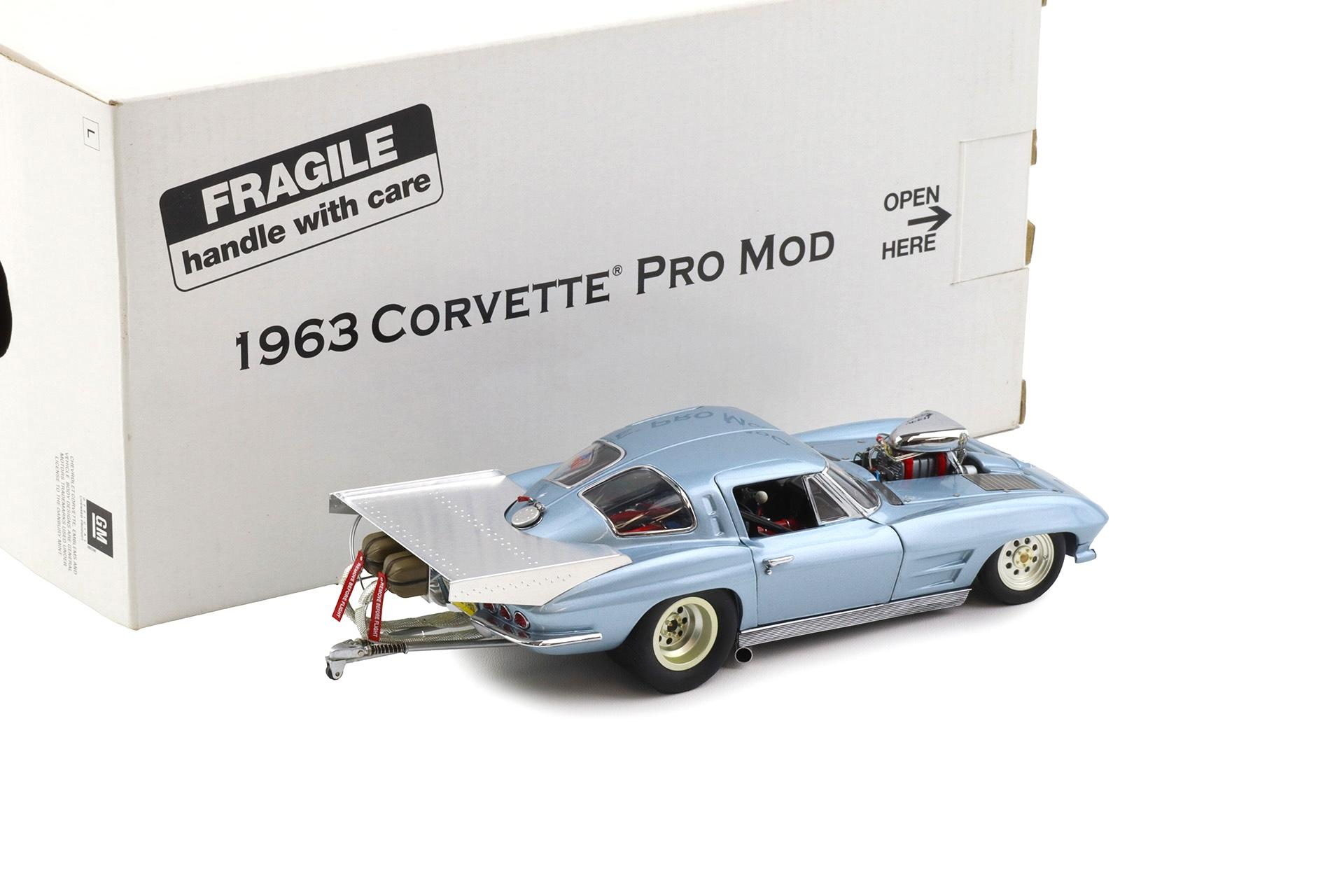 1:24 Danbury Mint 1963 Chevrolet Corvette Coupe PRO MOD silver-blue with box