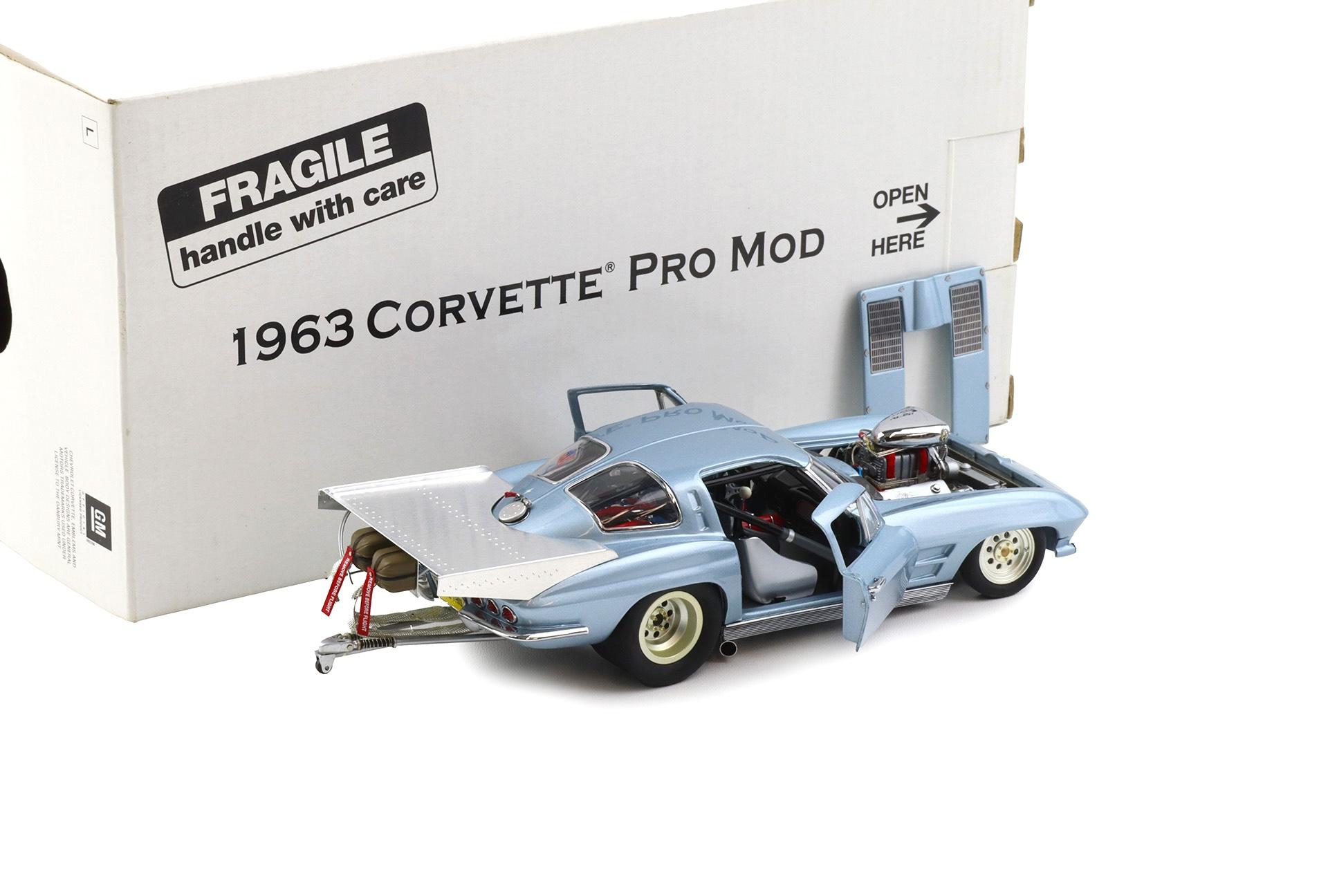 1:24 Danbury Mint 1963 Chevrolet Corvette Coupe PRO MOD silver-blue with box