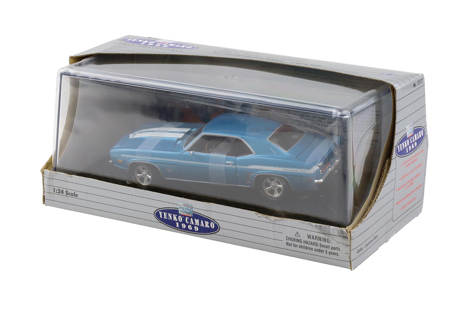 1:24 Classic Metal Works 1969 Chevrolet Yenko Camaro Lemans blue with Showcase