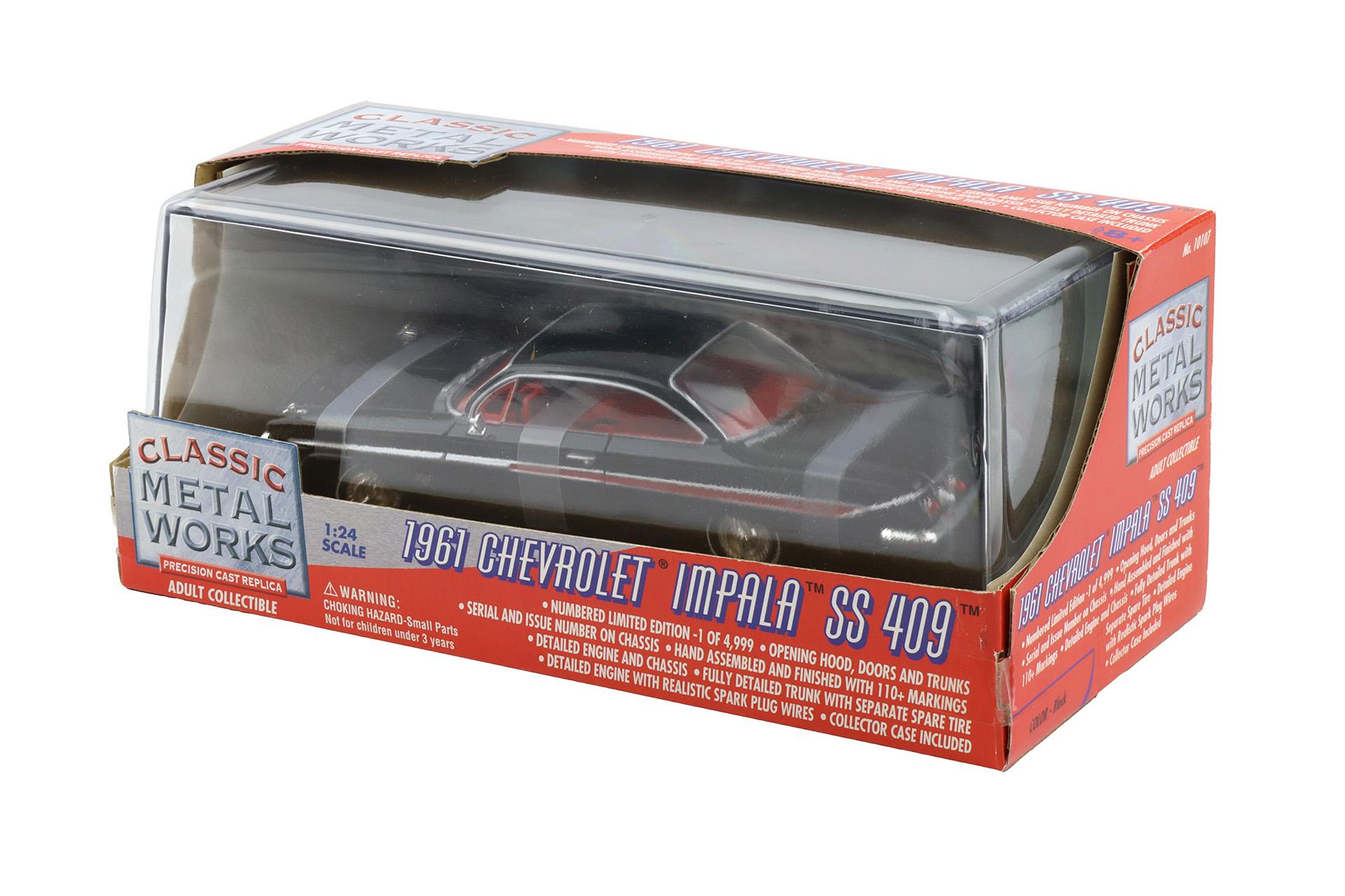 1:24 Classic Metal Works 1961 Chevrolet Impala SS 409 black with Showcase