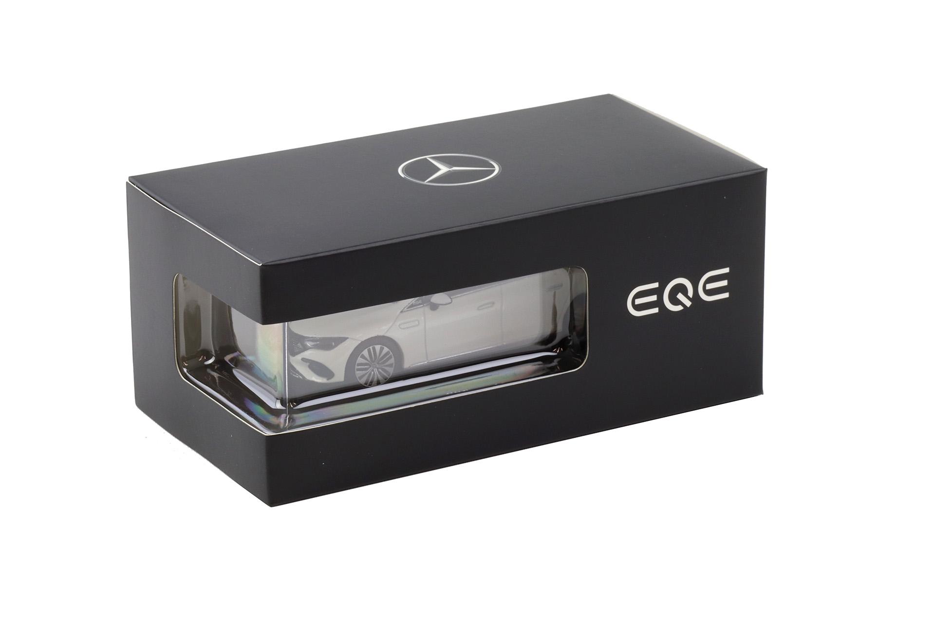1:43 Herpa Mercedes EQE V295 Limousine Electric Art Line opalite white DEALER VERSION