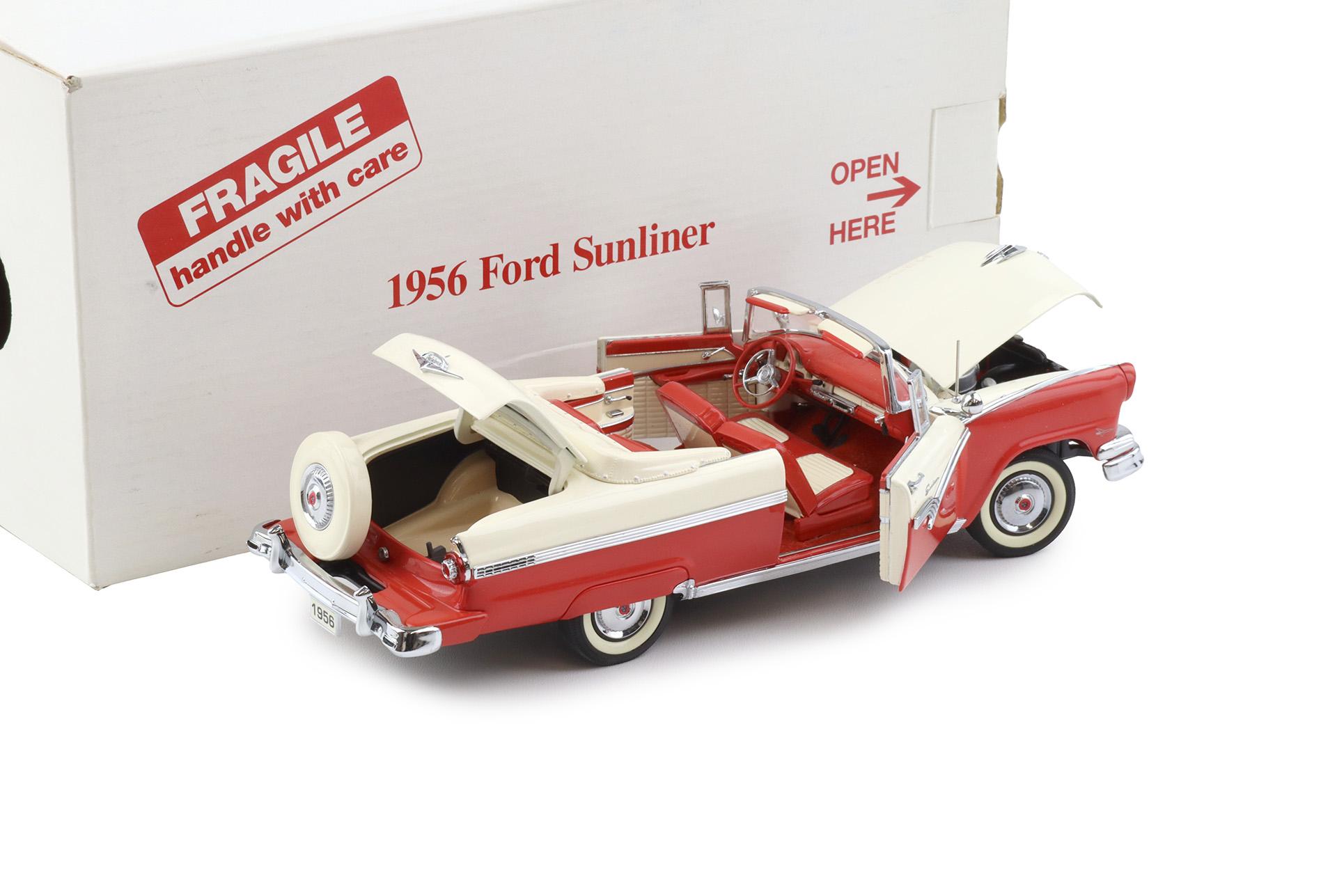1:24 Danbury Mint 1956 Ford Sunliner Convertible Colonial white