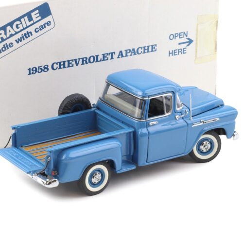 1:24 Danbury Mint 1958 Chevrolet Apache 3104 Half-Ton Pickup Dawn blue