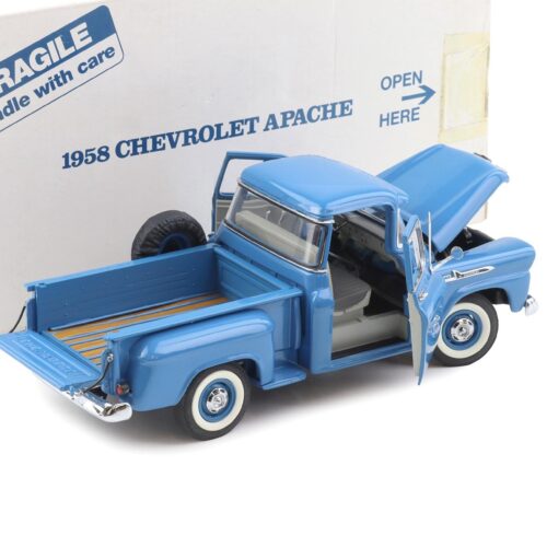 1:24 Danbury Mint 1958 Chevrolet Apache 3104 Half-Ton Pickup Dawn blue