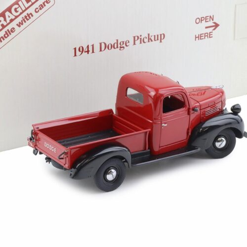 1:24 Danbury Mint 1941 Dodge Pickup Series WC Half-Ton Dodge red and black