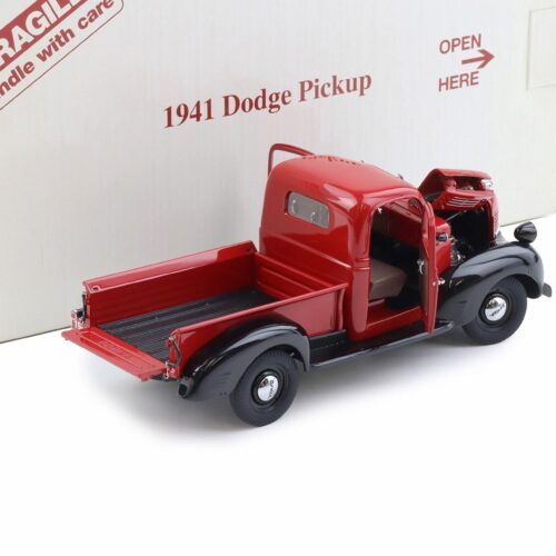1:24 Danbury Mint 1941 Dodge Pickup Series WC Half-Ton Dodge red and black