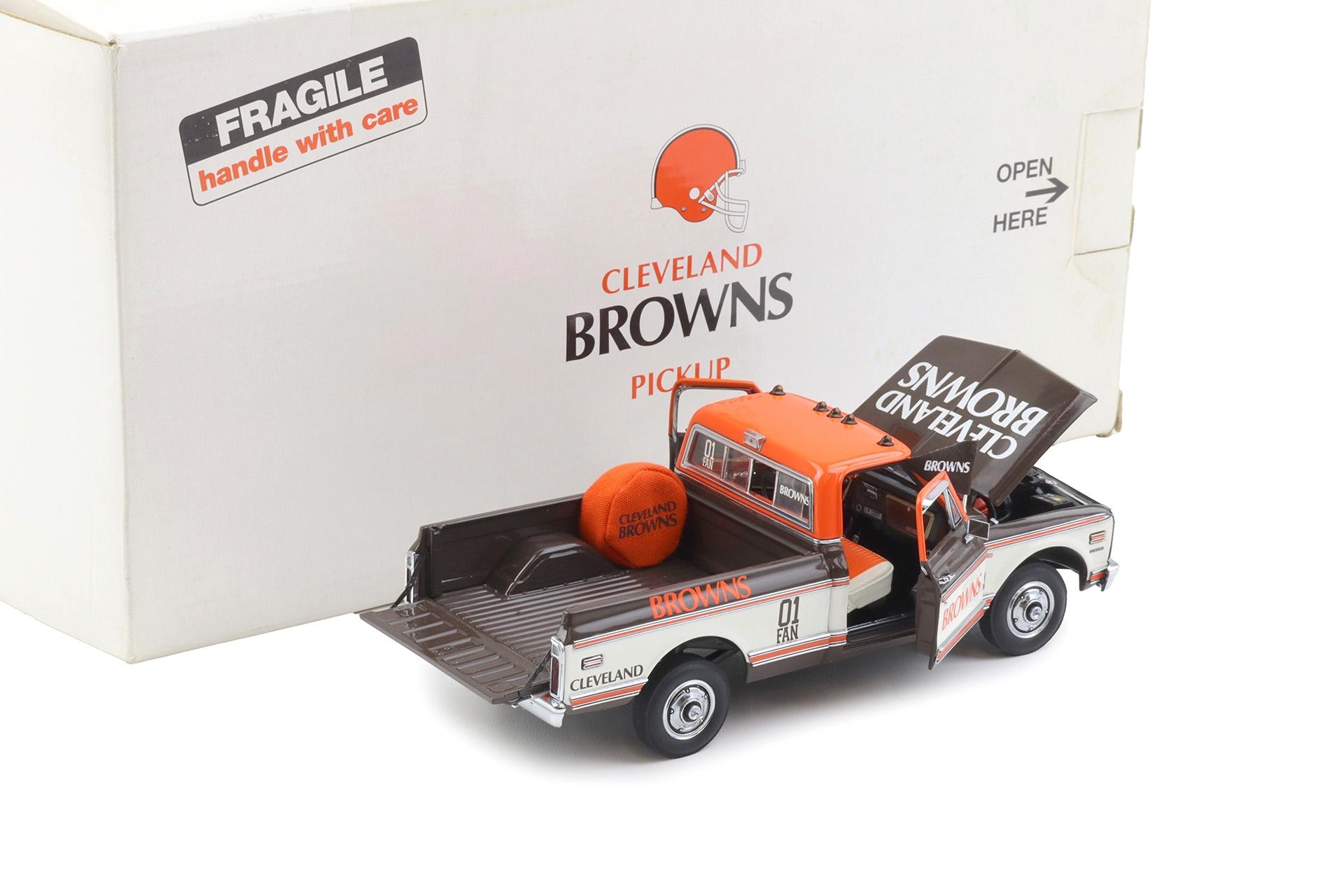 1:24 Danbury Mint 1972 Chevrolet Cheyenne Pickup Cleveland Browns