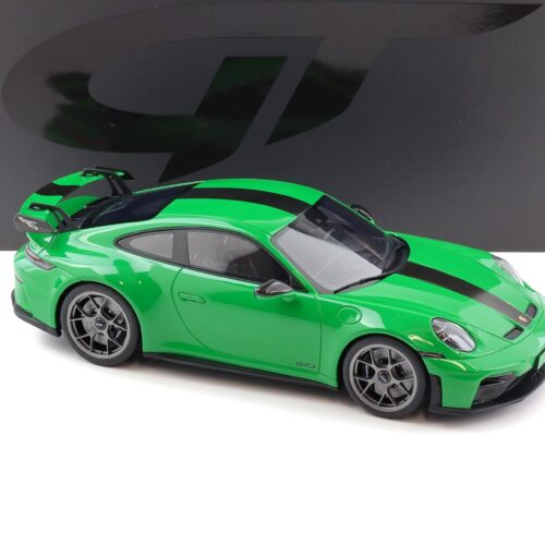 1:18 GT Spirit GT576 Porsche 911 992.2 GT3 Weissach Package Python green 2025 - Imagen 2