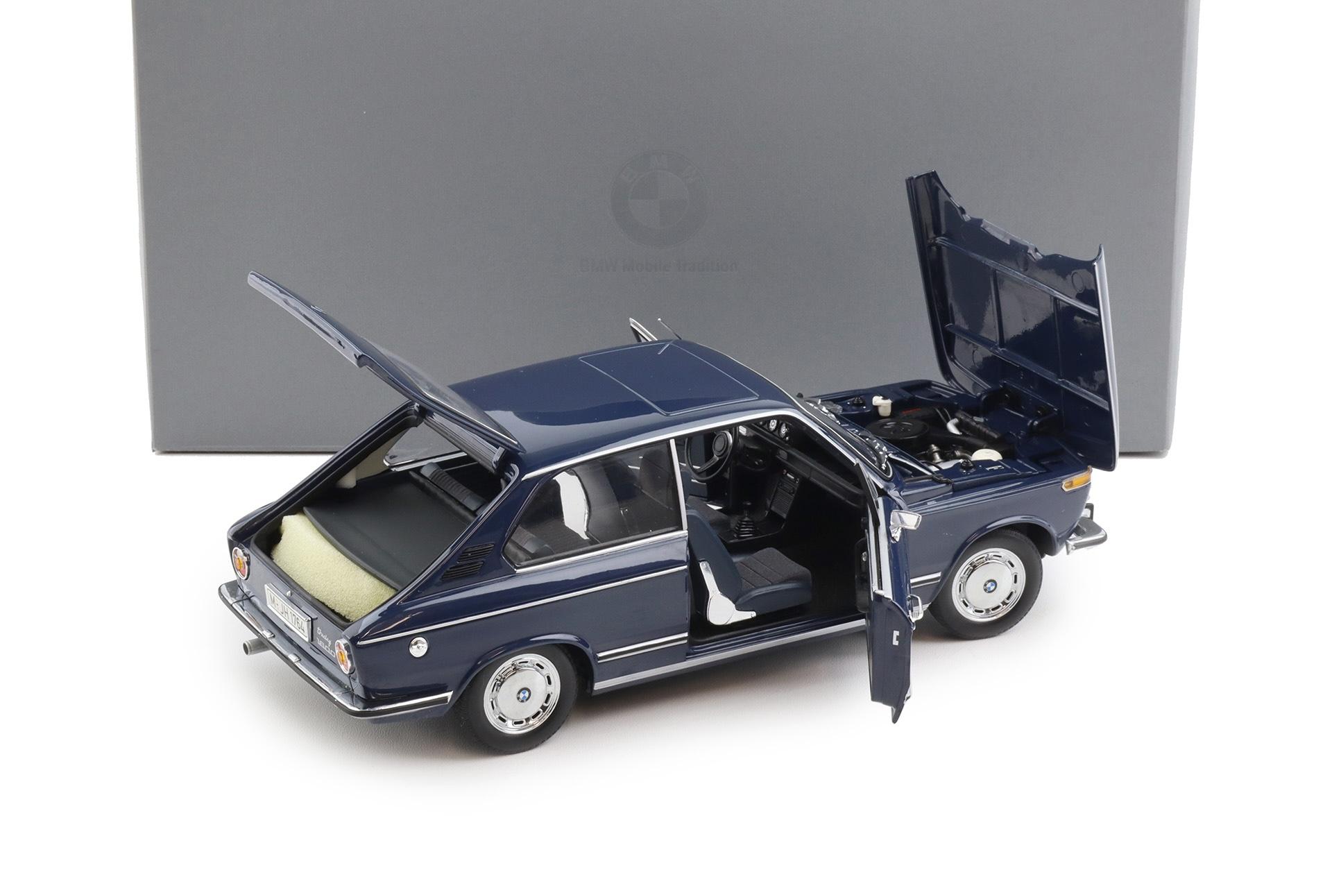 1:18 Minichamps BMW 1600 Touring dark blue 1971-1973 DEALER VERSION