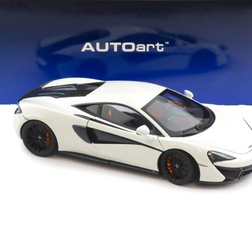 1:18 AUTOart McLaren 570S Coupe 2016 white/ black accents 76041 - Image 2