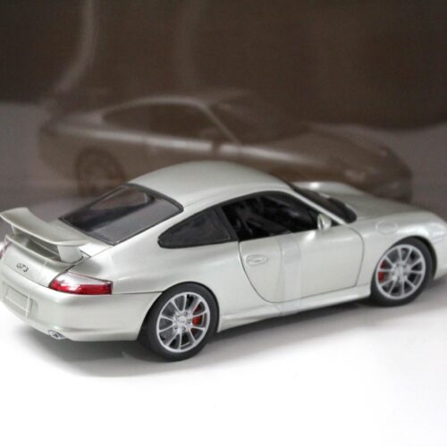 1:18 Hot Wheels Porsche 911 996 GT3 Street silver