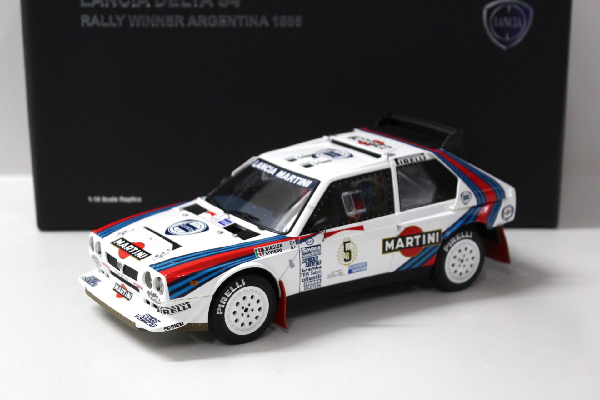 1:18 AUTOart Lancia Delta S4 "Martini" Rally #5 Winner Argentina 1986