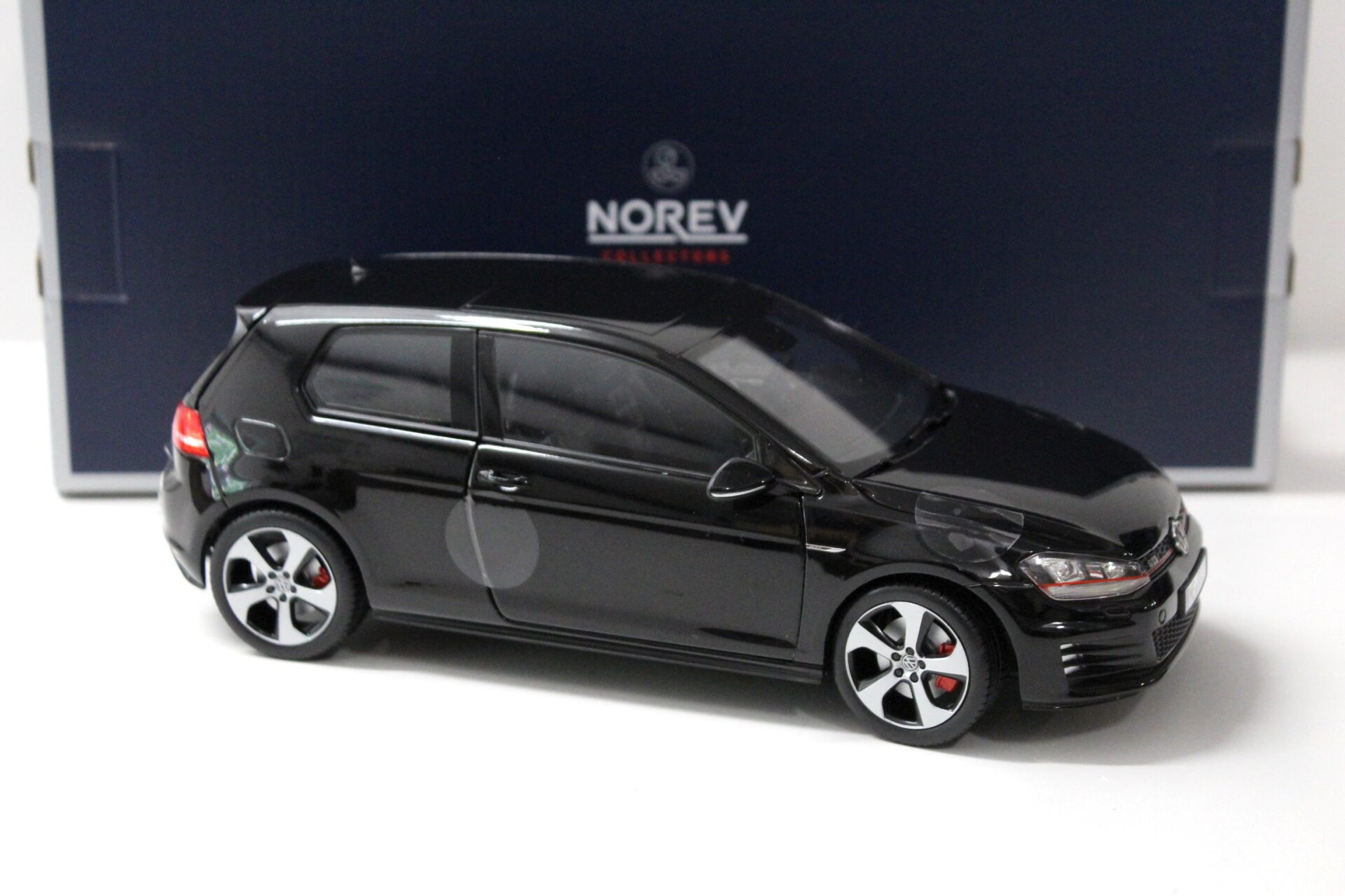 1:18 Norev VW Golf VII 7 GTI black 3-Türer 2013