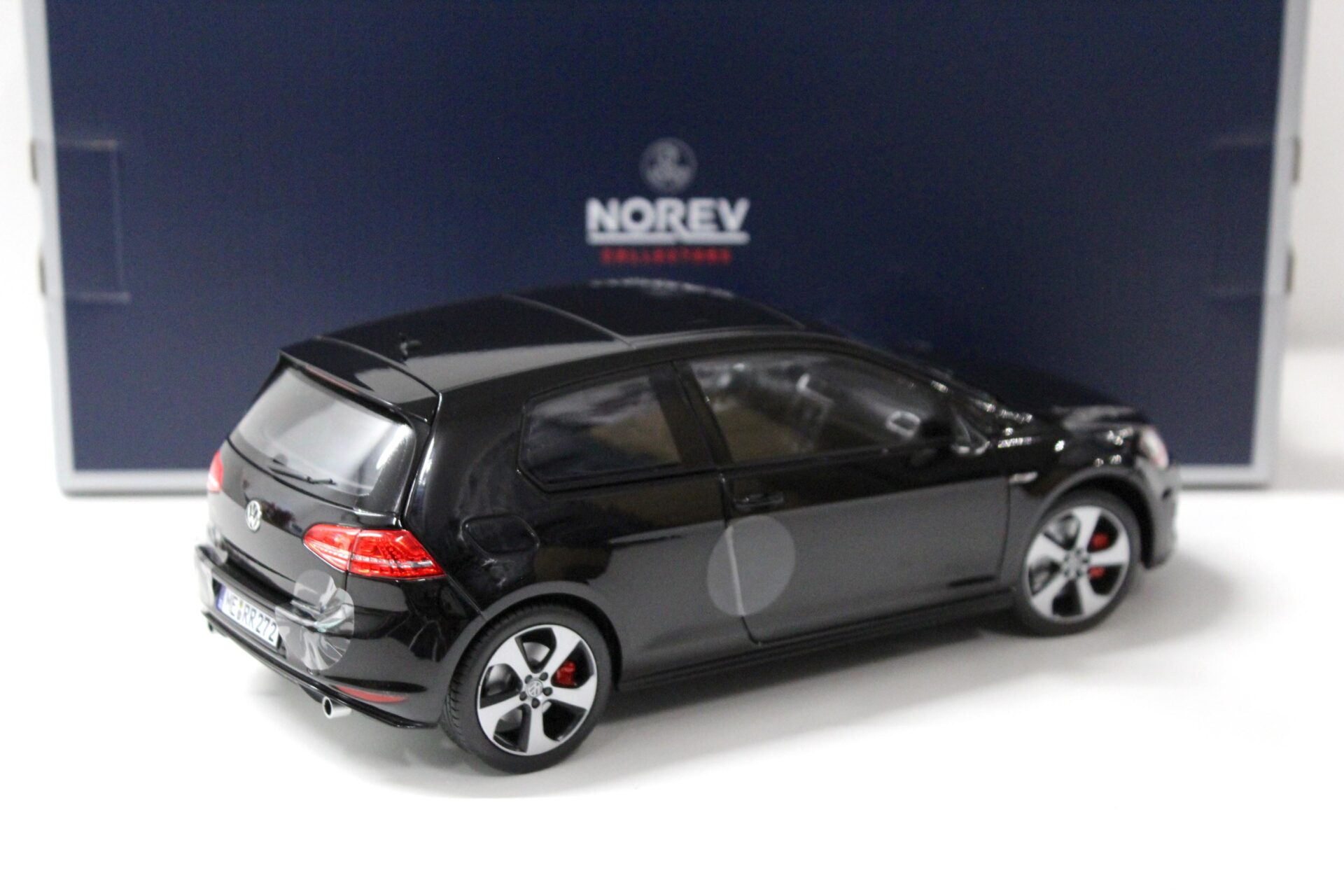 1:18 Norev VW Golf VII 7 GTI black 3-Türer 2013
